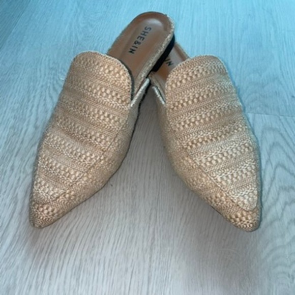 🦋 Shein Beige Textured Flats Size 8 - Picture 2 of 3